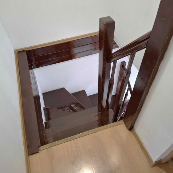 Zona Garii, living + 2 camere, scara interioara - 7