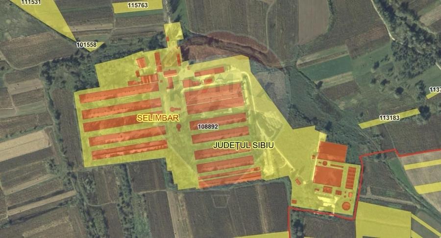 ferma zootehnica functionala, cu teren generos si acces auto direct - 1