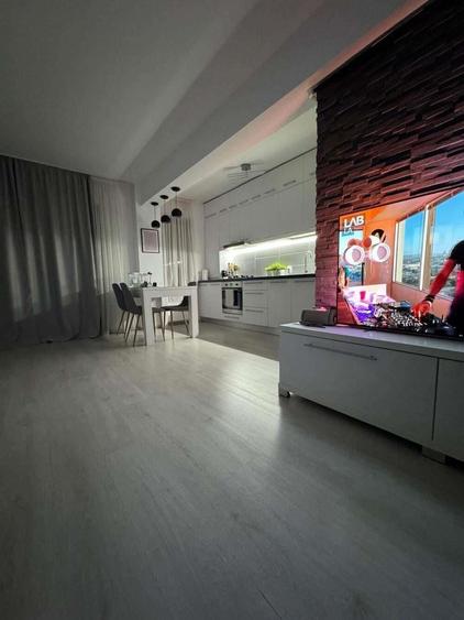 Unirii - Vanzare ap. 1 camera + garaj si boxa depozitare - Str. Voinicenilor - 6