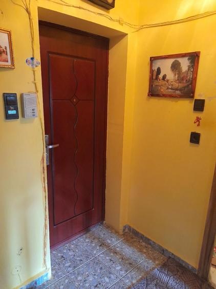 Vand 3 camere decomandat si garaj - 5