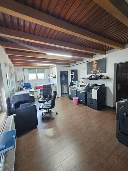 Apartament cu scară interioară, 4 camere, curte proprie, ultracentral - 1