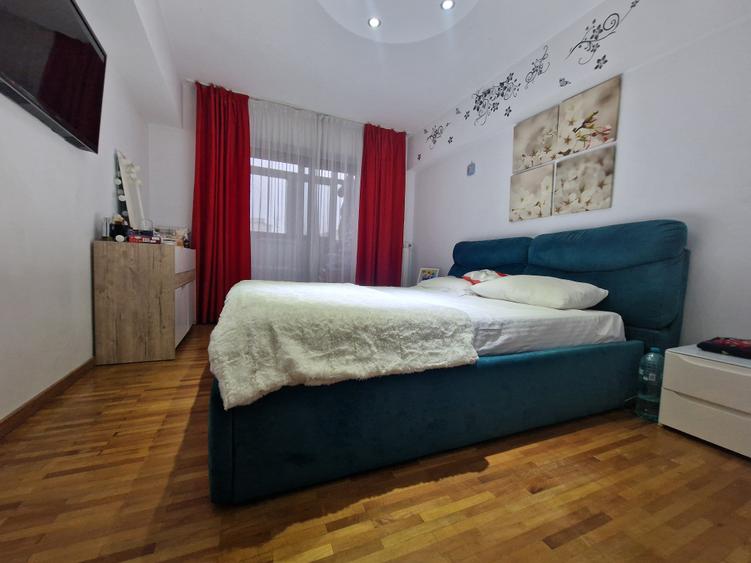 Navodari (Sud)- 3 camere decomandate, mobilat-utilat, etaj 3/4 - 14