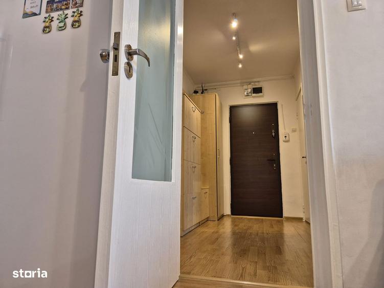Apartament decomandat cu 4 camere, balcon, centrala, 2 locuri parcare - 18