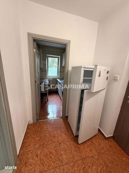 GARA-ap. 2 camere, mobilat si utilat, et.2/4, semidecomandat! - 2