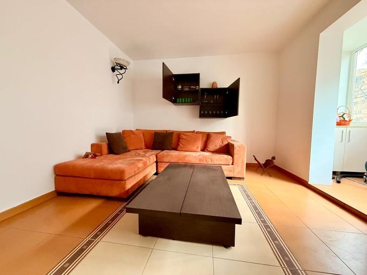 PROPRIETAR inchiriez ap. central cu 4 camere - 3