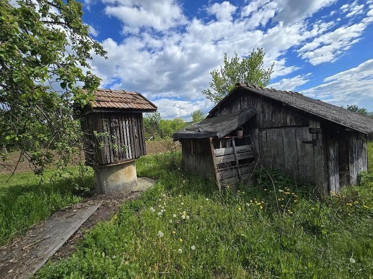 Casa pe funda?ie de piatra cu garaj ?i teren generos in Novaci, Gorj. - 5