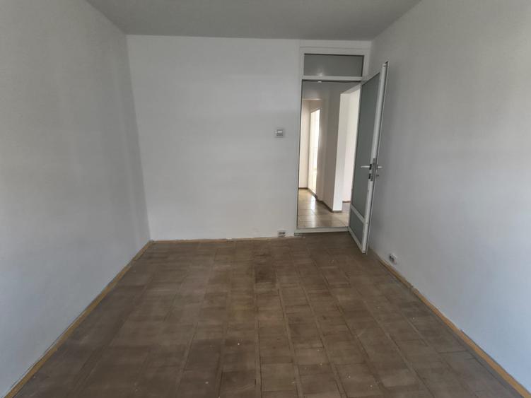 POARTA 6 APARTAMENT CU 3 CAMERE  LIBER GAZE 68 MP PRET 112000 EURO - 6