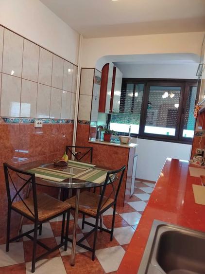 Apartament cu 2 camere semidecomandat, mobilat în Dristor
