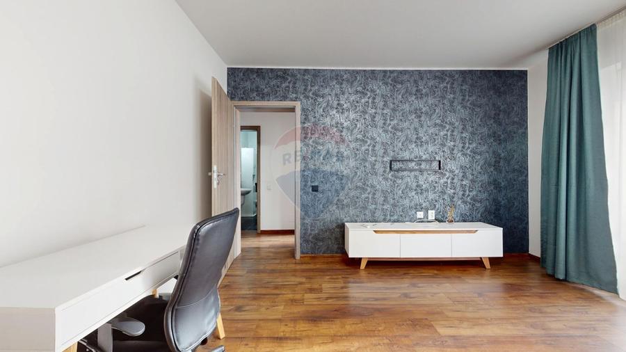 Apartament cu 2 camere decomandat, mobilat în Tractorul