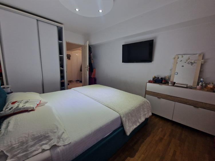 Navodari (Sud)- 3 camere decomandate, mobilat-utilat, etaj 3/4 - 18