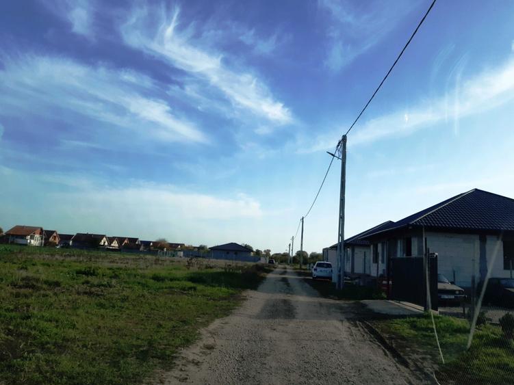 loc de casa 500 mp in LIVADA DE BIHOR cu curent si apa termala - 2