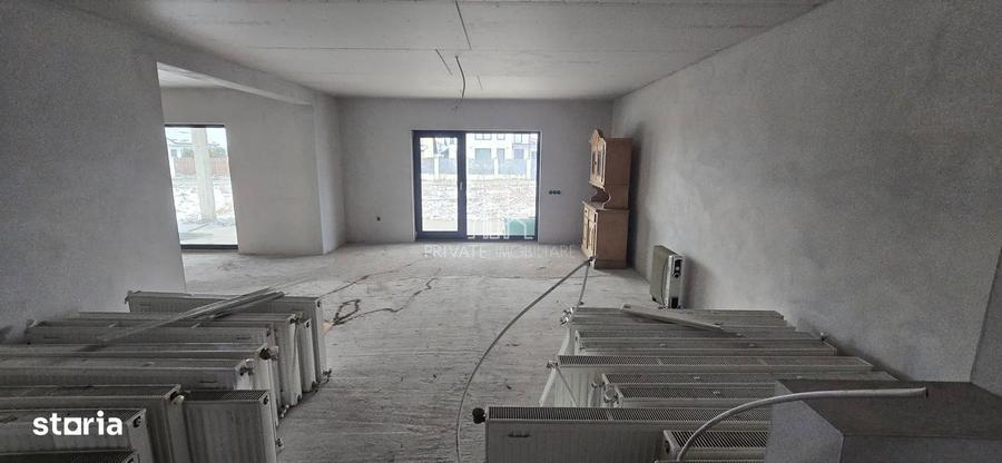 Casa 283 Mp/ Teren 835 Mp, Nou Construita, Solovastru, Zona Reghin - 1