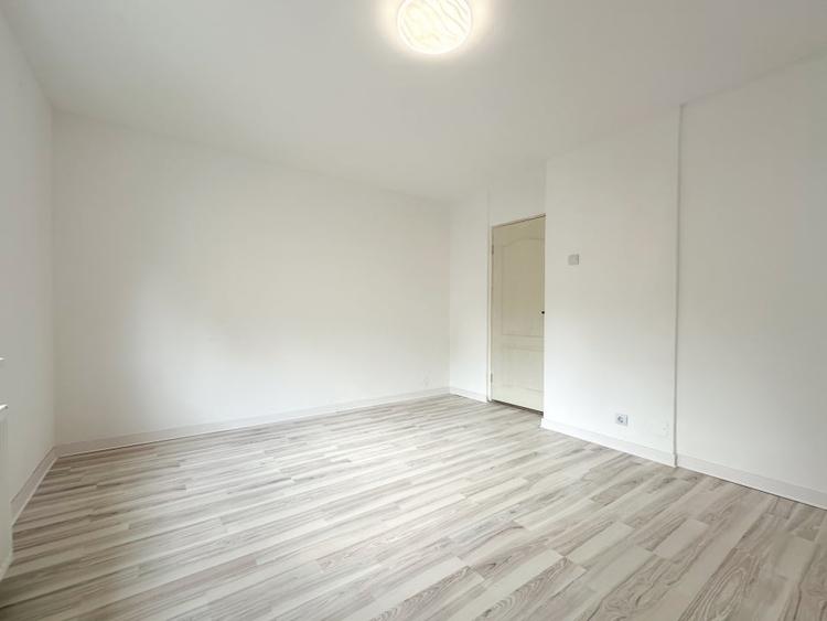 Lângă parc, renovat complet, gata să devină al tău. Totul nou! - 8