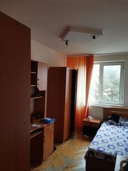 Inchiriez apartament 3 camere - 1