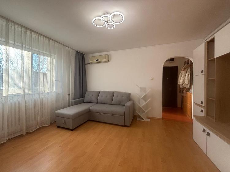 2 camere Berceni Str. Argeselu  Mobilat + Utilat Bloc reabilitat36 mp - 1