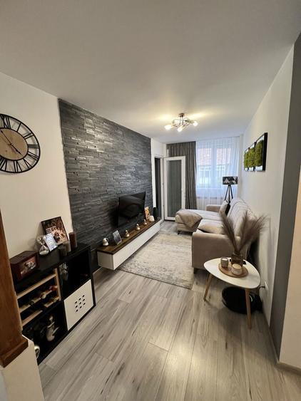 Apartament 3 camere, central - 3