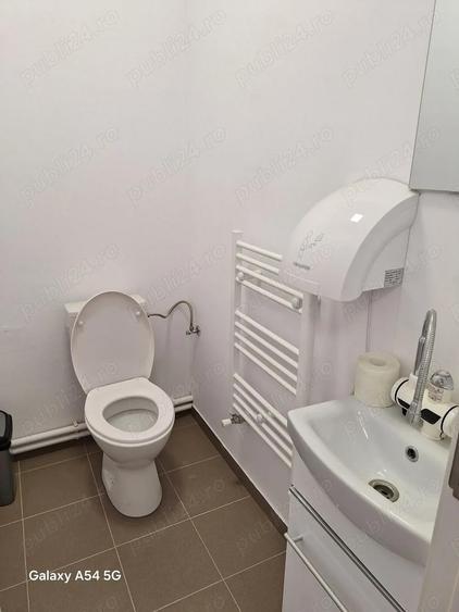 Inchiriez spatiu zona Penny - 2