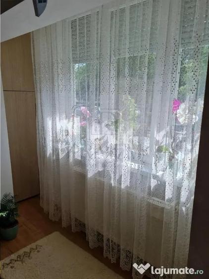 Garsonieră decomandată în Lipovei