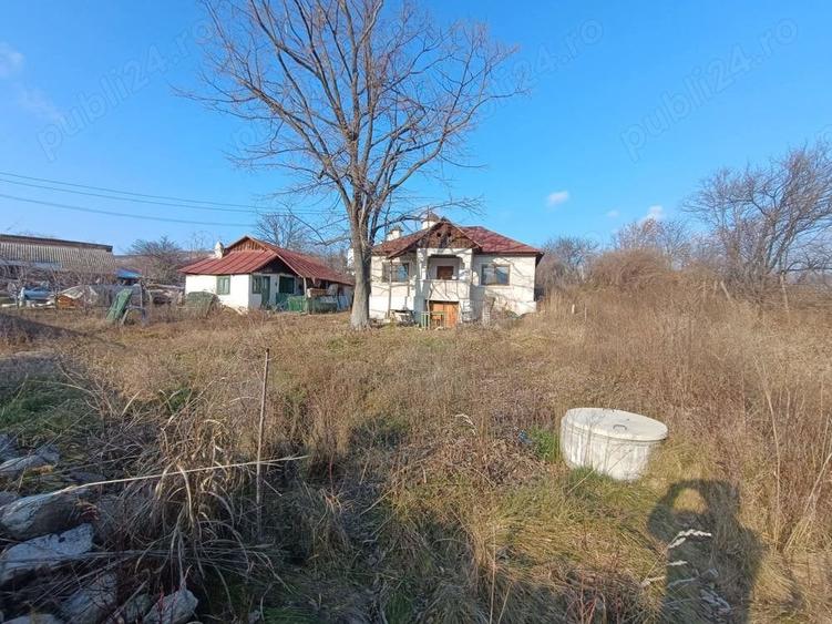 Teren de 1155 mp, în Fințești
