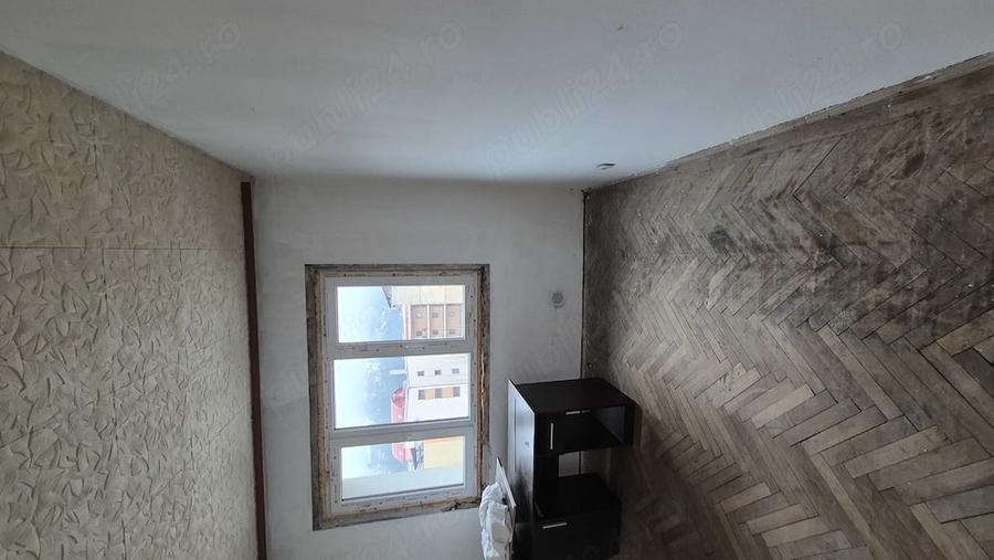 Apartament cu 2 camere nedecomandat în Central