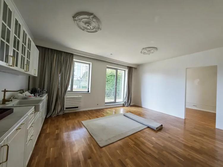 Apartament cu 3 camere semidecomandat, mobilat în Domenii