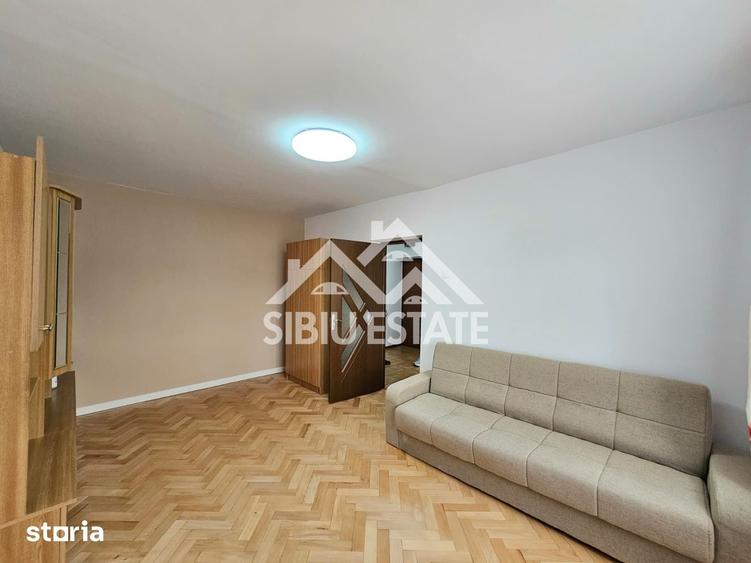 Apartament cu 2 camere decomandat în Valea Aurie