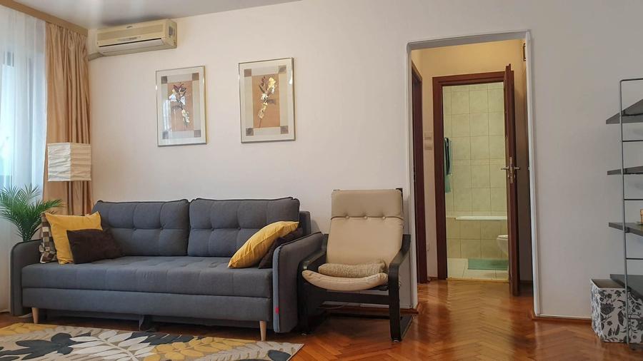 Apartament cu 2 camere semidecomandat, mobilat în Victoriei