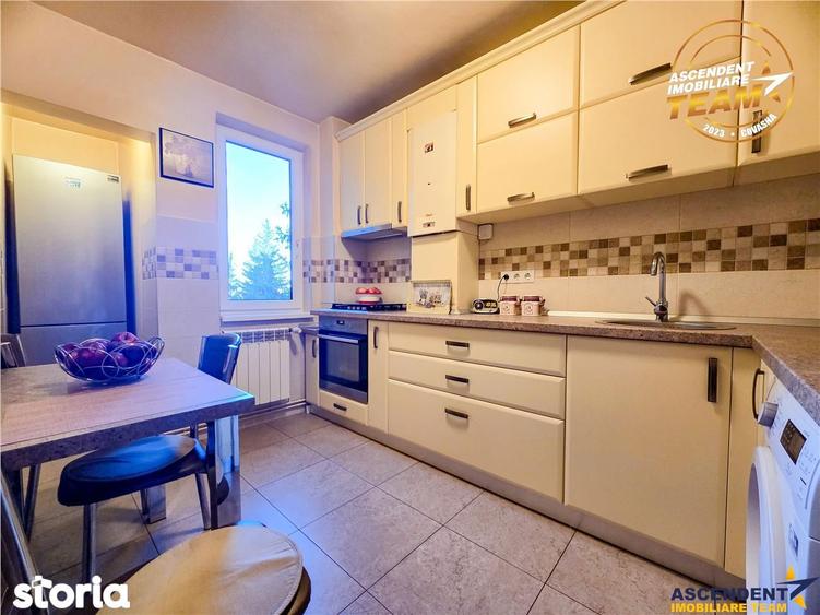Apartament cu 3 camere, mobilat în Simeria