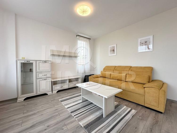 Apartament cu 2 camere semidecomandat, mobilat în Borhanci