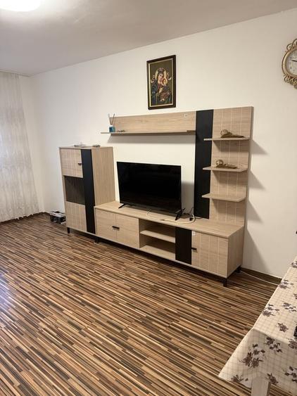 Apartament cu 3 camere decomandat în Vest