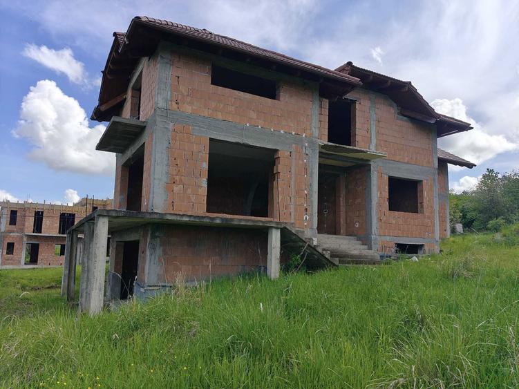 Casă cu 4 camere în Central