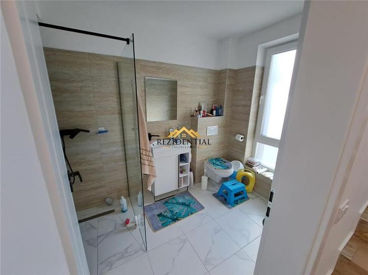 Casă individuală cu 4 camere cu Teren 250 Mp în Central