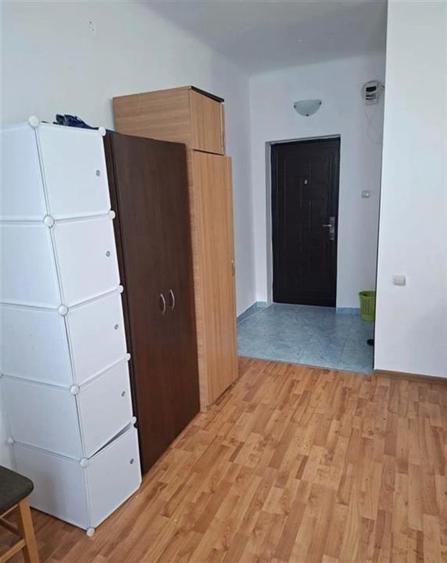 Garsonieră decomandată, mobilată în Gruia