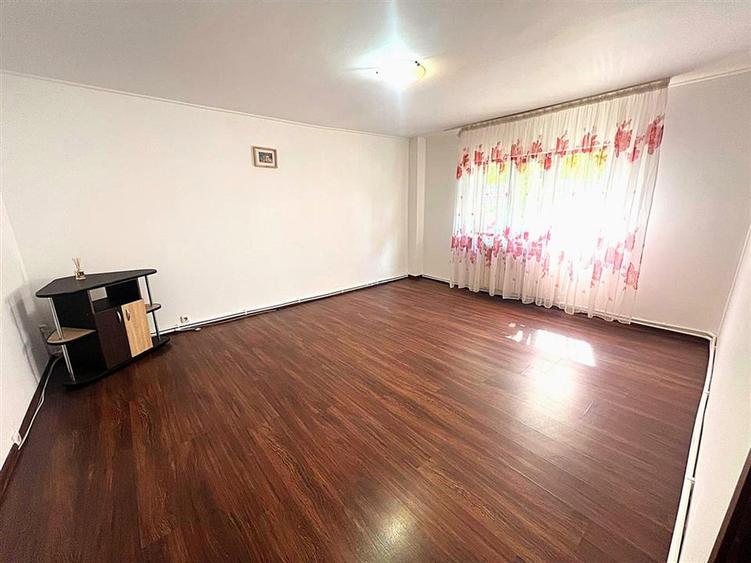 Apartament cu 2 camere decomandat, mobilat în Unirii Nord