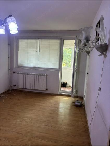 Apartament cu 2 camere semidecomandat în Militari