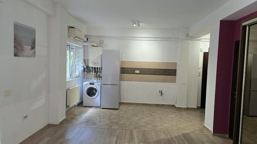 Apartament cu 2 camere decomandat în Roșu