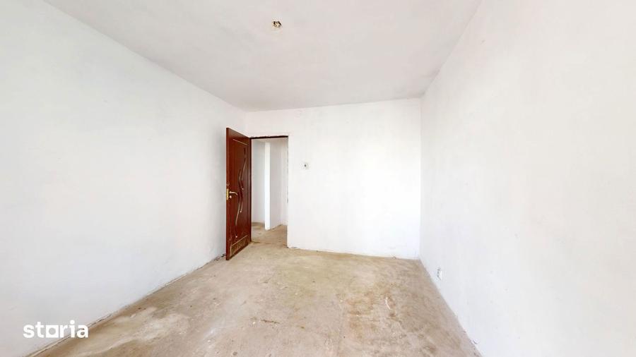 Apartament cu 4 camere decomandat în Rahova