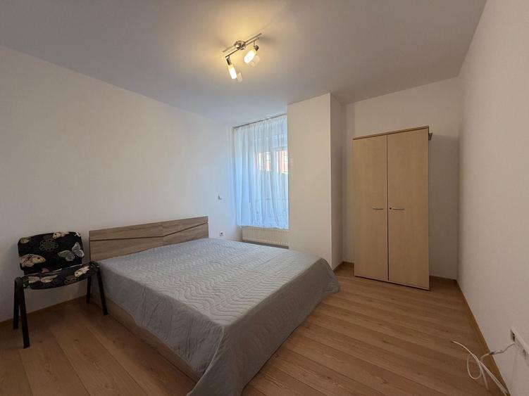 Apartament cu 3 camere decomandat în Aradului
