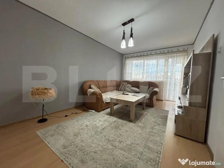 Apartament cu 3 camere decomandat în Central