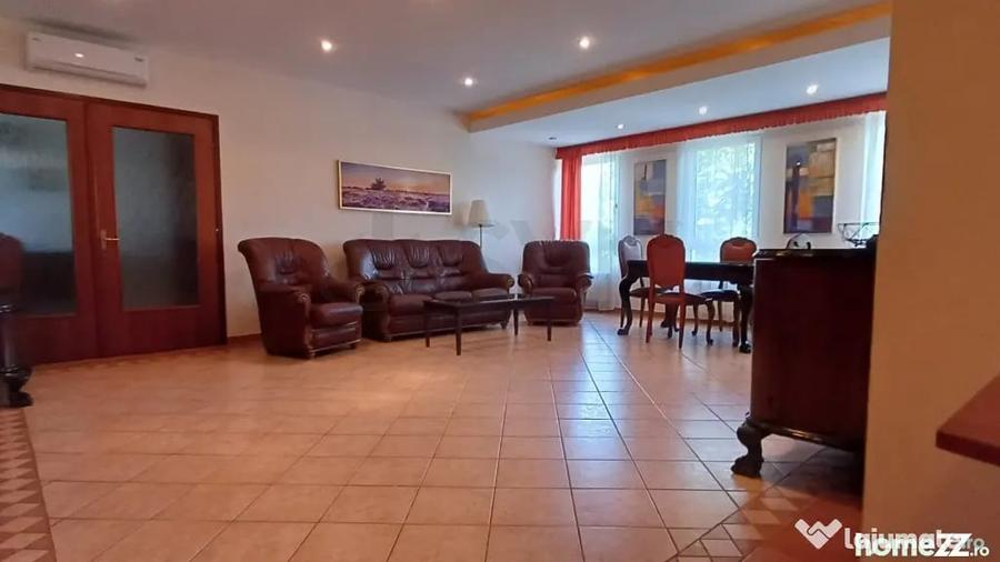 Apartament cu 4 camere decomandat în Universitate