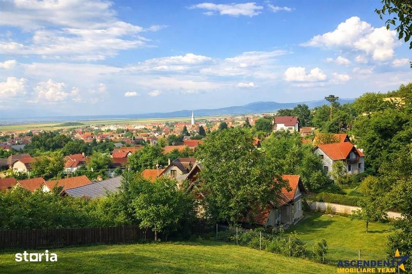 Apartament cu 4 camere decomandat în Ciucului