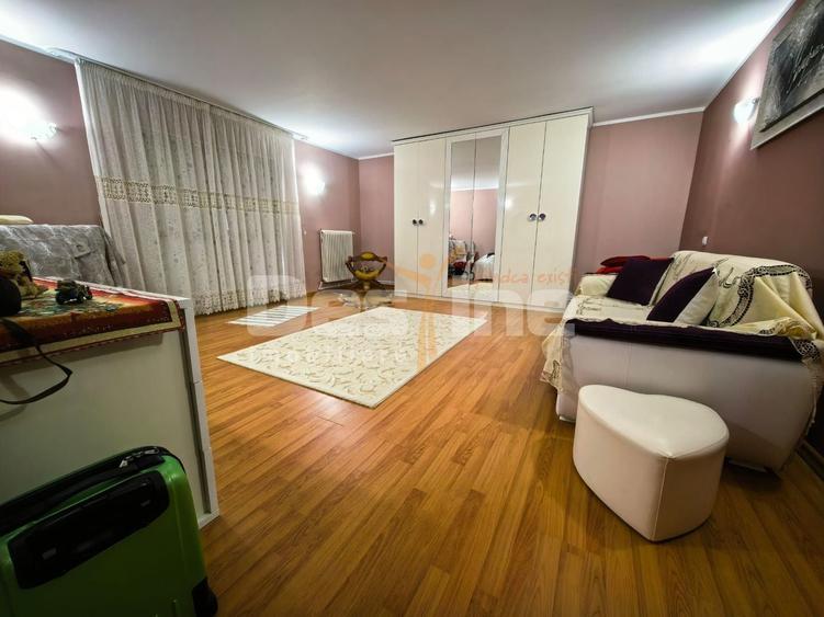 Casă individuală cu 5 camere cu Canalizare în Bălteni