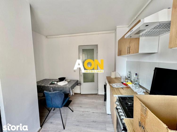 Apartament cu 2 camere semidecomandat, mobilat în Cetate