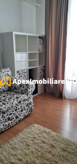 Apartament cu 2 camere decomandat în Tineretului — fotografia 2