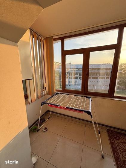 Apartament cu 3 camere decomandat în Nicolina