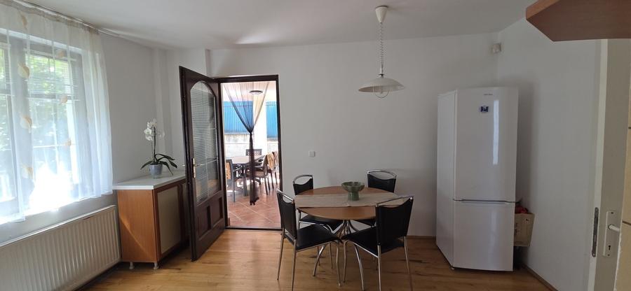 Casa spatioasa cu 4 camere, Birou & Garaj la demisol - 8