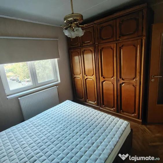Apartament cu 2 camere semidecomandat în Soarelui
