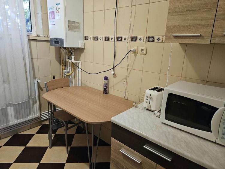 Apartament cu 2 camere decomandat în Exterior Vest