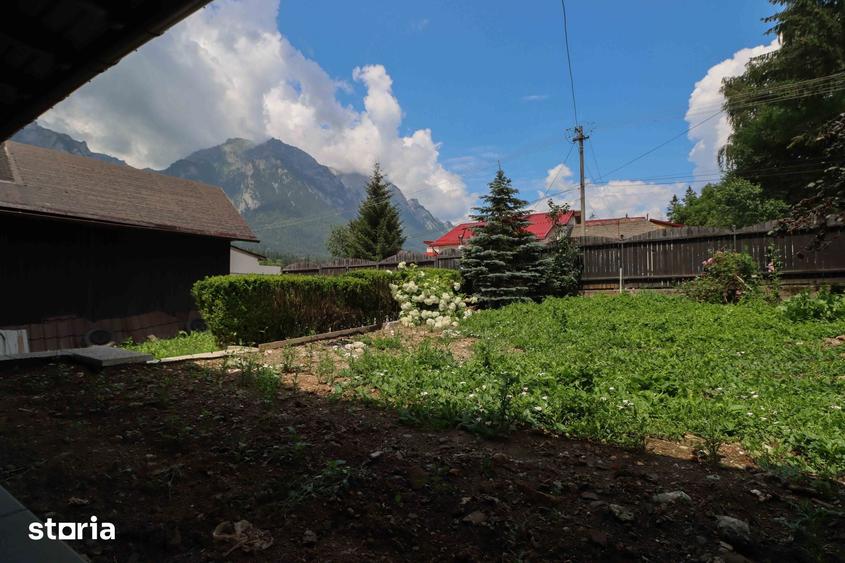 Casă cu 8 camere cu Teren 530 Mp în Zamora
