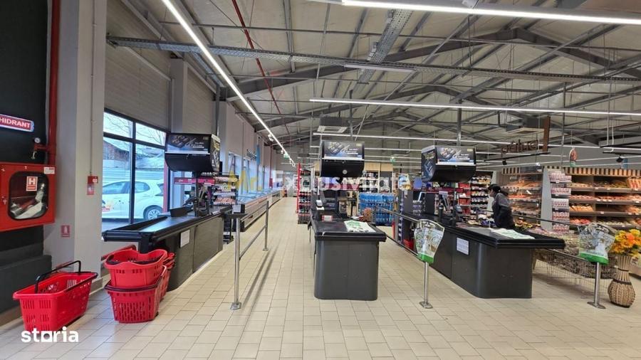 Spațiu comercial, de 910 mp, în Minieri